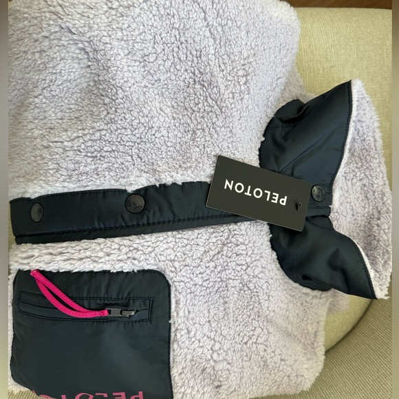 🎉LAST PIECE🎉PELOTON Ho121 Sherpa Jacket - Picture 8 of 10